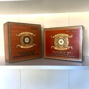 Perdomo Habano wooden cigar box. Lot of 2